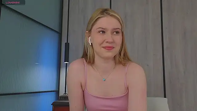 Monikacutie online show from March 23, 4:27 am