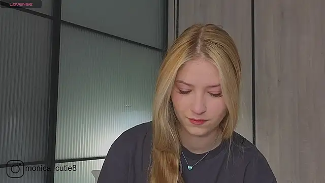 Monikacutie online show from March 3, 4:10 am