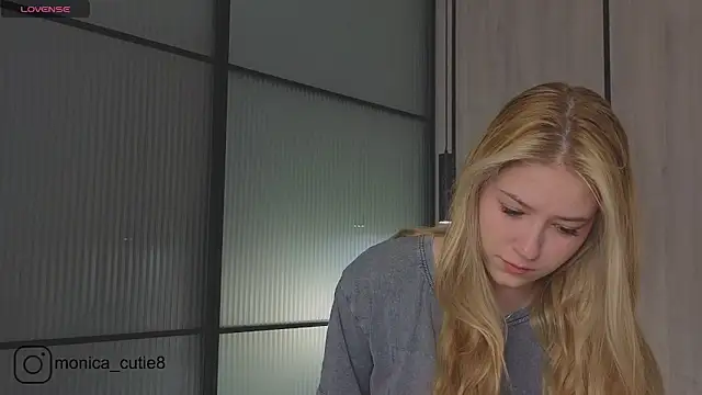 Monikacutie online show from March 12, 4:19 am