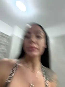 RaquelleVon online show from March 29, 4:14 am