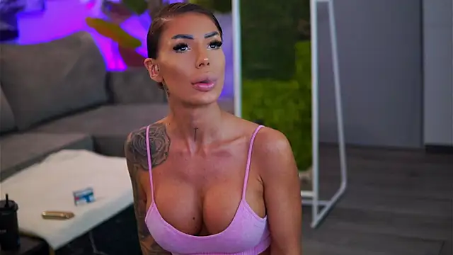 RaquelleVon online show from February 14, 10:04 am