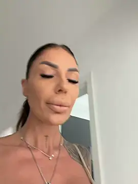 RaquelleVon online show from March 19, 12:38 pm