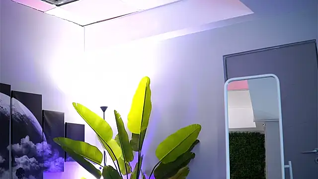 RaquelleVon online show from October 5, 8:49 am