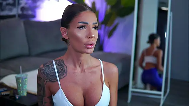 RaquelleVon online show from February 10, 10:14 am