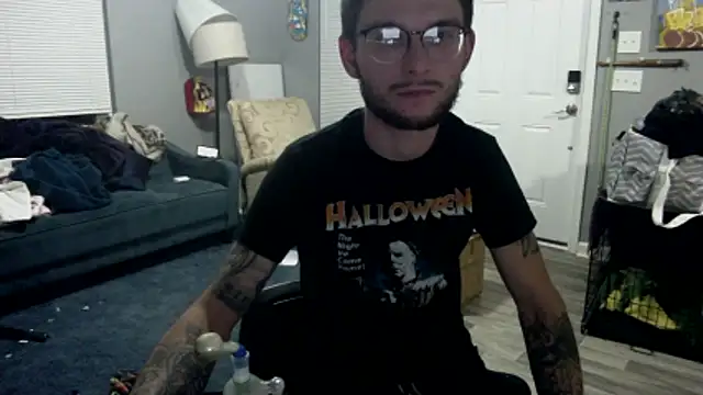 hungkubenski online show from November 25, 4:35 am