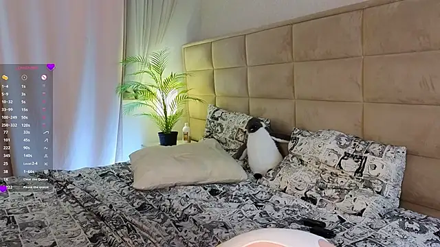 Snapshot of AsteriaHamel chatting on February 28, 3:04 pm AsteriaHamel online show from February 28, 3:04 pm