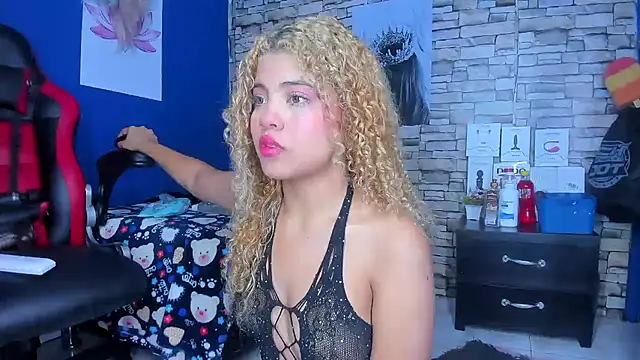 sofiacastillo01 online show from March 7, 12:56 pm