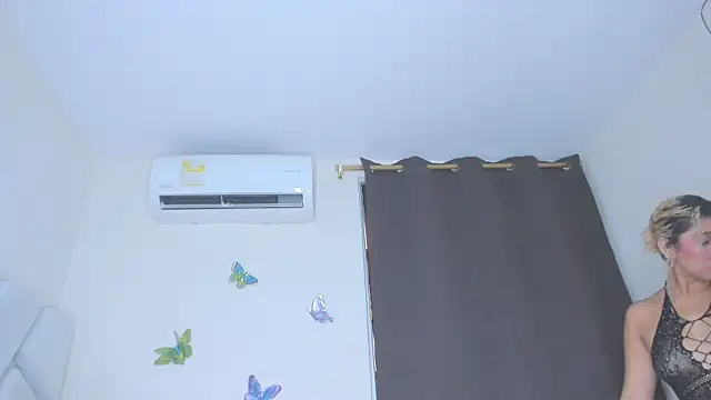 sofiacastillo01 online show from April 13, 7:29 pm