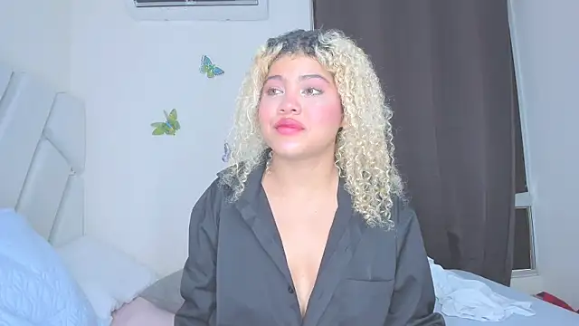 sofiacastillo01 online show from April 10, 5:09 pm