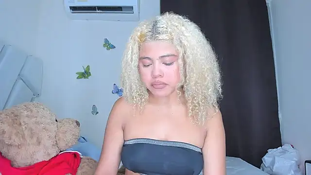 sofiacastillo01 online show from January 6, 2:32 pm