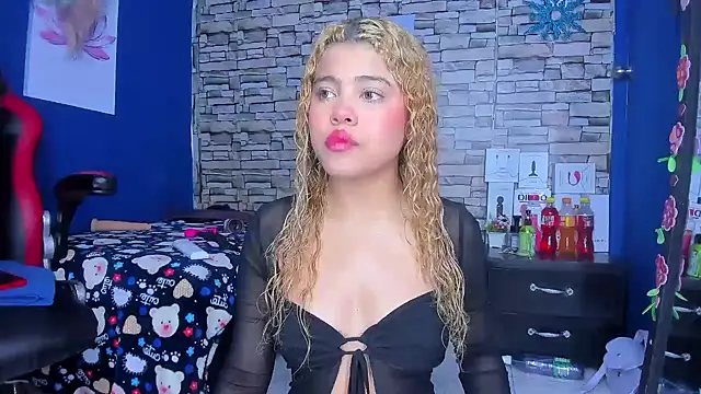 sofiacastillo01 online show from March 10, 12:49 pm