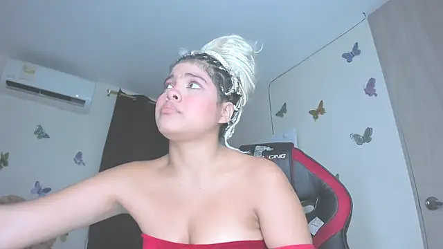 sofiacastillo01 online show from October 13, 4:19 pm