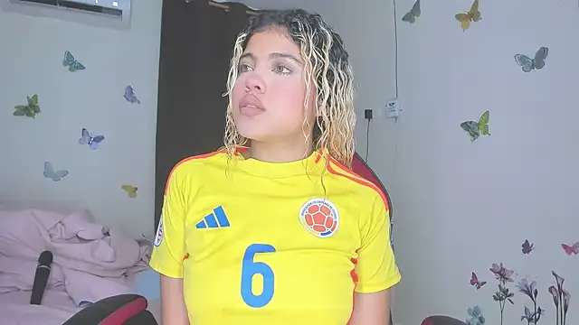 sofiacastillo01 online show from December 16, 2:32 pm