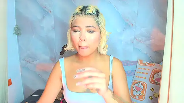 Snapshot of sofiacastillo01 chatting on July 16, 1:41 pm sofiacastillo01 online show from July 16, 1:41 pm