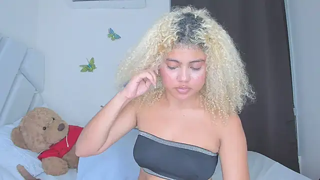 sofiacastillo01 online show from February 24, 1:06 am