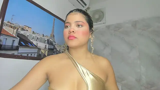 Snapshot of sofiacastillo01 chatting on May 29, 1:28 pm sofiacastillo01 online show from May 29, 1:28 pm