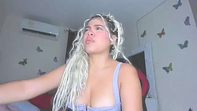 sofiacastillo01 online show from October 14, 3:23 pm