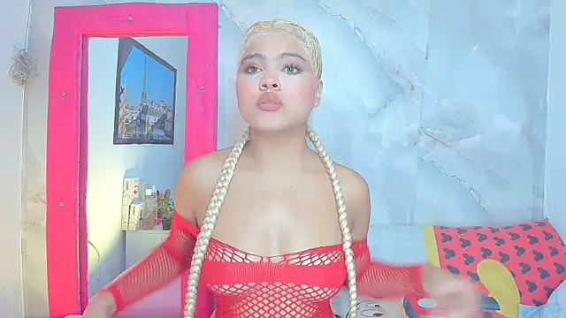 Snapshot of sofiacastillo01 chatting on June 18, 1:38 pm sofiacastillo01 online show from June 18, 1:38 pm
