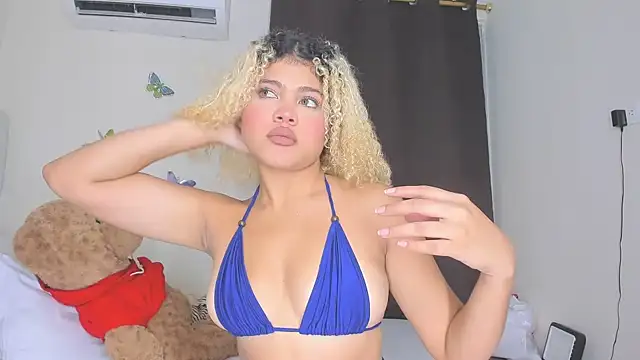 sofiacastillo01 online show from December 19, 2:52 pm