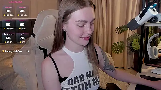 Snapshot of LoveGameSexx chatting on May 3, 4:54 pm LoveGameSexx online show from May 3, 4:54 pm