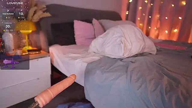 sweetcherryhot online show from March 11, 7:30 pm