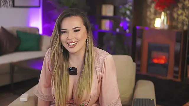 EvaSunderland online show from March 11, 8:20 pm