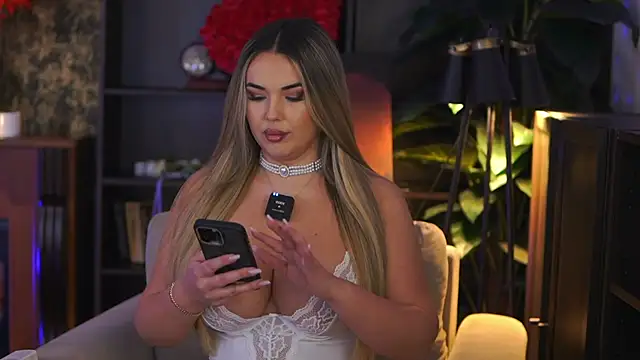 EvaSunderland online show from March 20, 12:06 pm