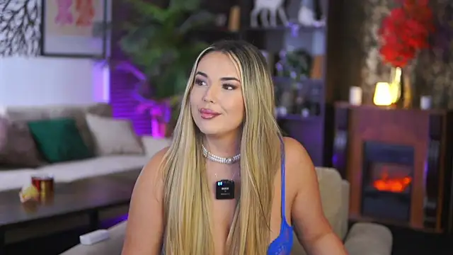 Snapshot of EvaSunderland chatting on January 18, 1:03 pm EvaSunderland online show from January 18, 1:03 pm