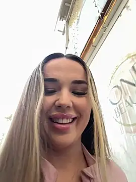 Snapshot of EvaSunderland chatting on May 23, 3:33 pm EvaSunderland online show from May 23, 3:33 pm