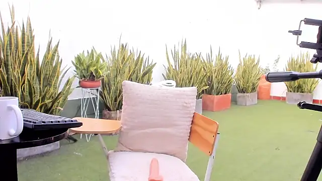 Snapshot of Alexa_Blake__ chatting on February 26, 10:21 pm Alexa Blake online show from February 26, 10:21 pm