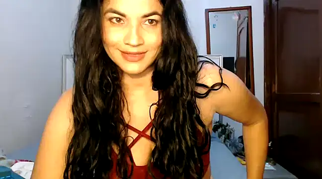 Snapshot of Katalleyaa chatting on December 4, 5:16 pm Katalleyaa online show from December 4, 5:16 pm