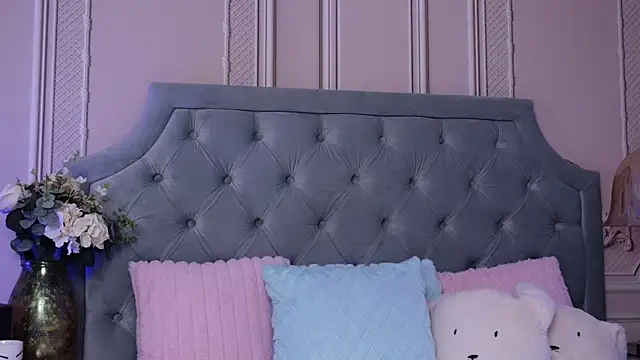 LucyAddison online show from June 21, 6:19 am