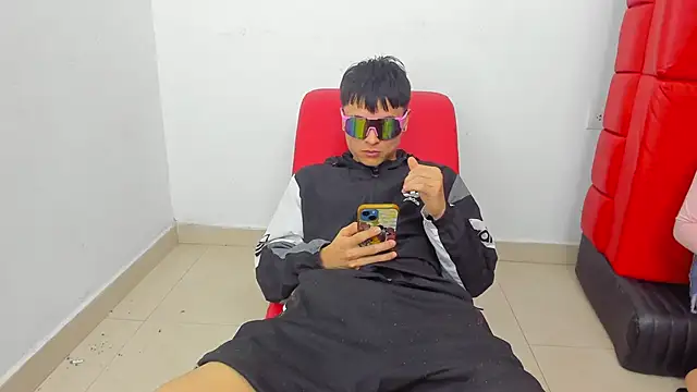 Extreme Team8 online show from April 24, 7:27 pm