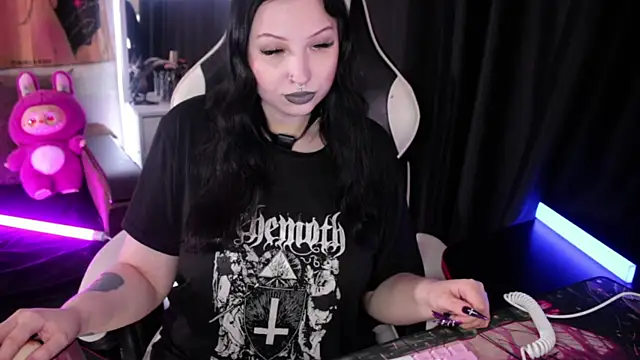 Snapshot of Kitty_goth chatting on August 3, 8:48 pm Kitty goth online show from August 3, 8:48 pm