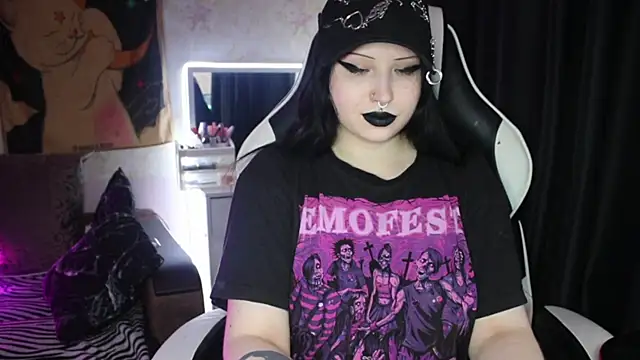 Snapshot of Kitty_goth chatting on May 11, 11:55 am Kitty goth online show from May 11, 11:55 am