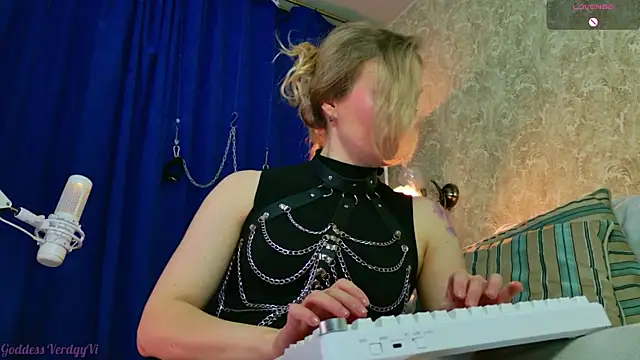 VerdgyMiller online show from November 10, 7:46 am