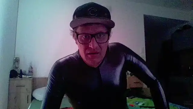 Bigthroaterboy online show from April 6, 5:14 pm