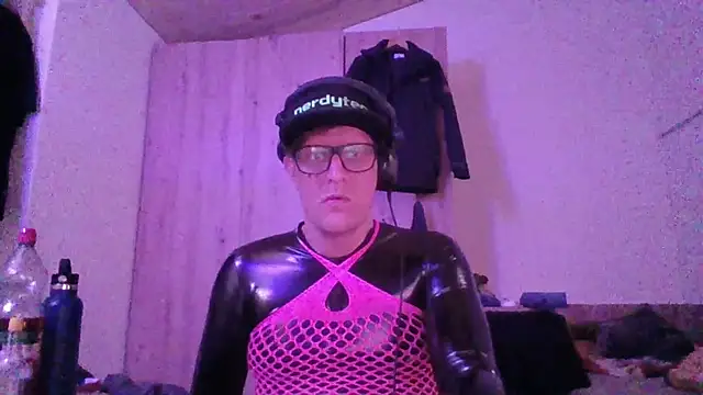 Bigthroaterboy online show from October 18, 3:41 am