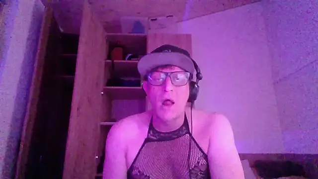 Bigthroaterboy online show from November 9, 6:56 pm