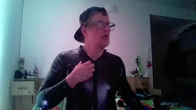 Bigthroaterboy online show from April 8, 12:01 am