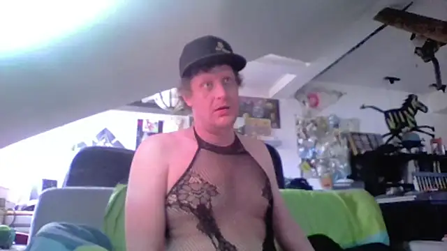 Bigthroaterboy online show from May 9, 5:22 am