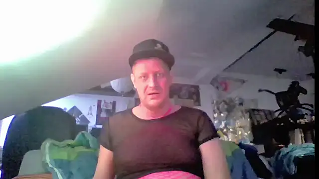Bigthroaterboy online show from June 1, 6:40 pm