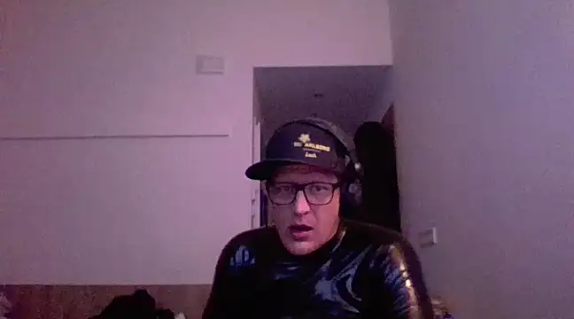 Bigthroaterboy online show from March 8, 6:54 am