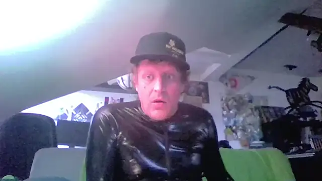 Bigthroaterboy online show from May 8, 5:17 pm