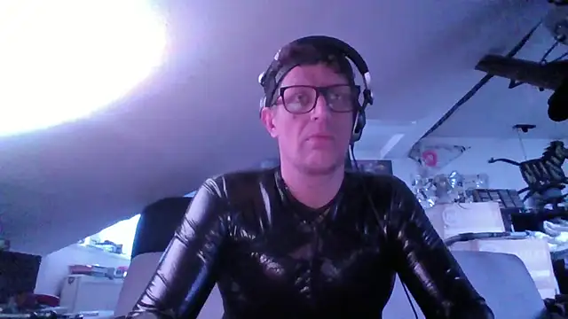 Bigthroaterboy online show from October 30, 9:29 am