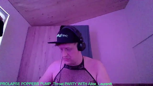 Bigthroaterboy online show from October 5, 10:06 am