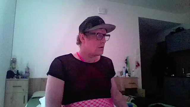 Bigthroaterboy online show from April 15, 12:10 pm