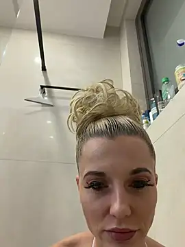 JayJayPink online show from February 6, 11:12 pm