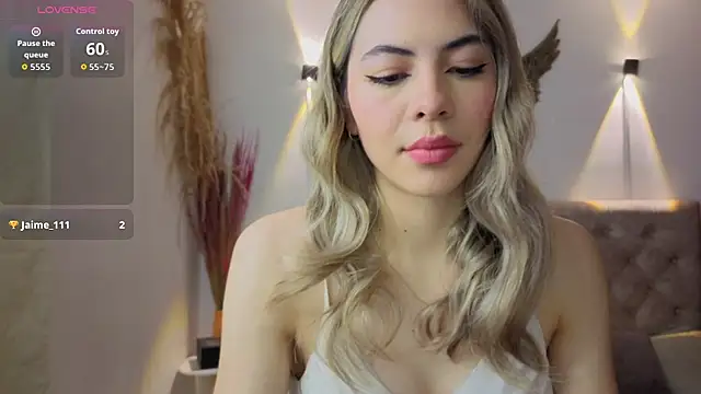 Snapshot of Nathaly-sky chatting on July 6, 10:11 am Nathaly-sky online show from July 6, 10:11 am