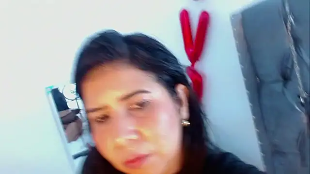YUSELFI ROSS  online show from March 20, 3:25 pm